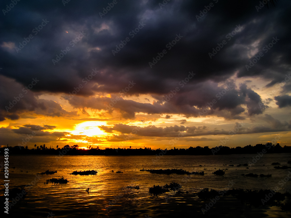 Obraz premium almost night sunset with nimbus.