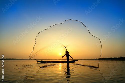 throw a net