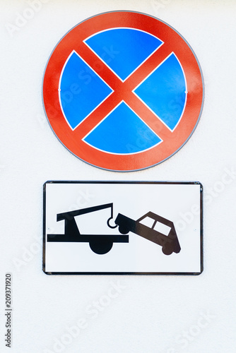 No stopping clearway car sign photo