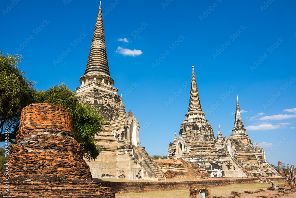 Fototapeta premium Ruins of the old city of Ayutthaya, Thailand