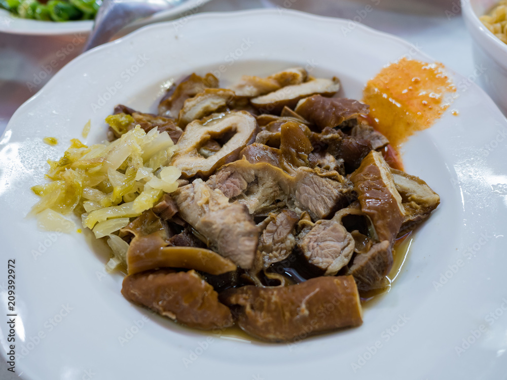Traditional Taiwanese braised dishes Traditional Taiwanese braised dishes