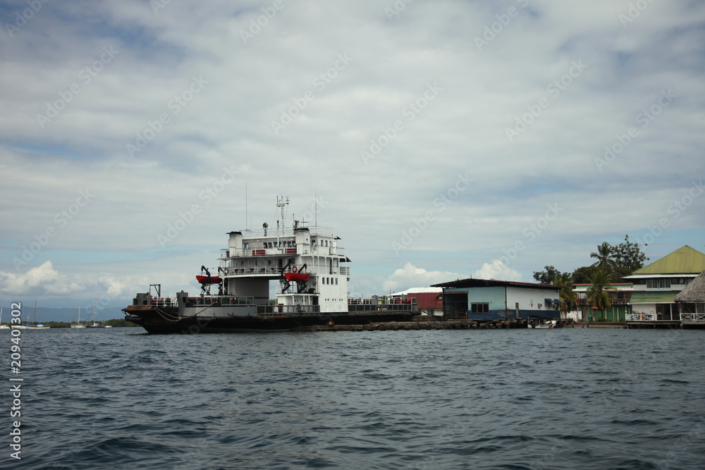 the transport ferry in bocas del torro port