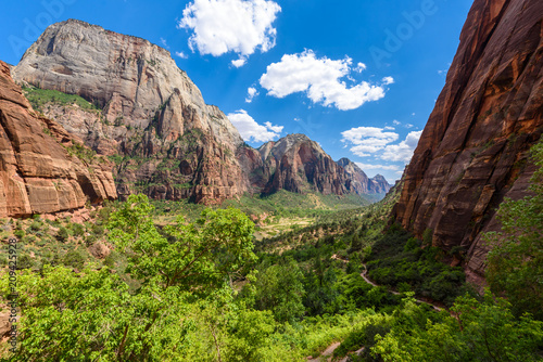 Hiking in the Canyon of the Zion National Park - Travel destination for Outdoor in Utah, USA © Simon Dannhauer