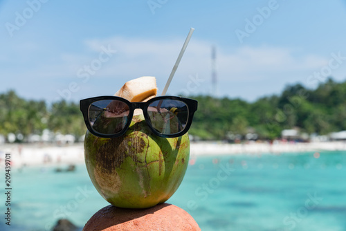 coconut © karsty