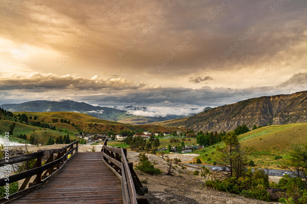 Fototapeta premium Mammoth Hot Springs Historic District