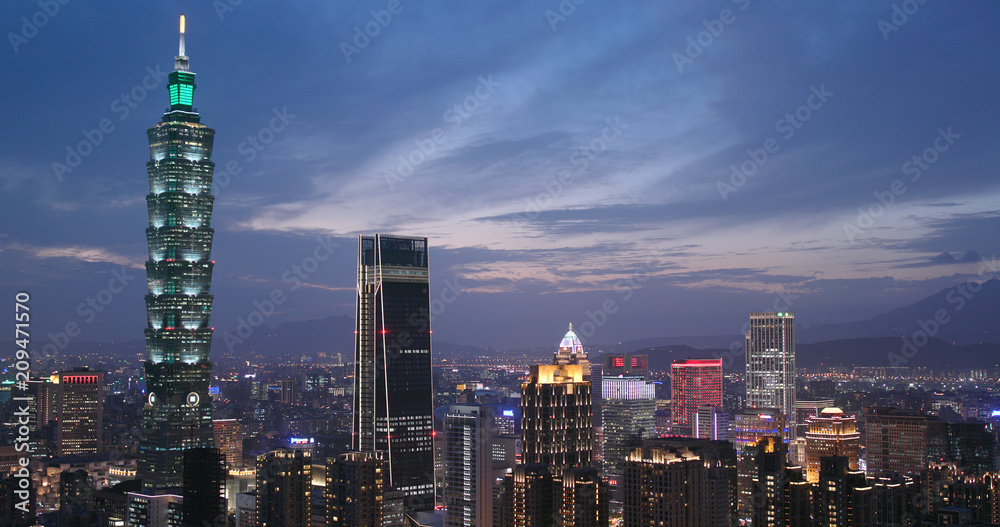 Fototapeta premium Taipei wieczorem
