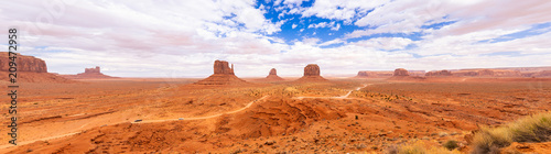 Monument Valley © vichie81