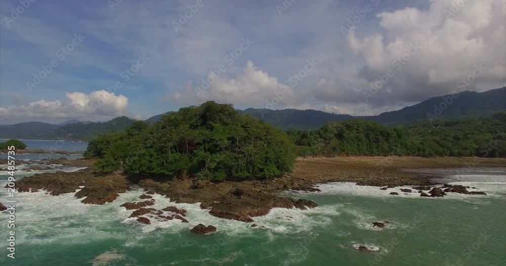 Waves crashing against the rocks, Costa Rica Coastline Waves crashing against the rocks, Costa Rica Coastline