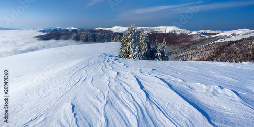 Winter landscape with snow in the mountains © Oleksandr Kotenko