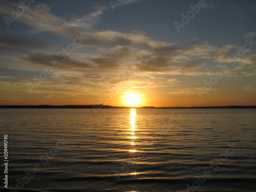 Fototapeta Naklejka Na Ścianę i Meble -  Sunset on the Minsk sea