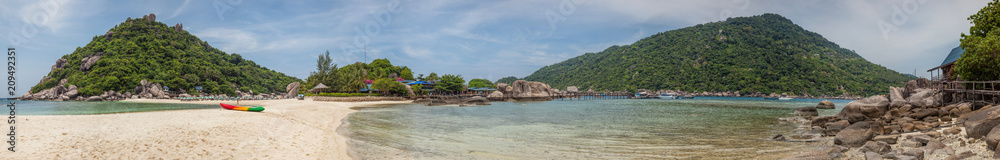 Panoramic view of Koh Nang Yuan, a popular snorkelling and diving destination near Koh Samui in Thailand