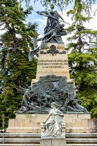 Monumento a daoiz y velarde, alcazar de segovia photo