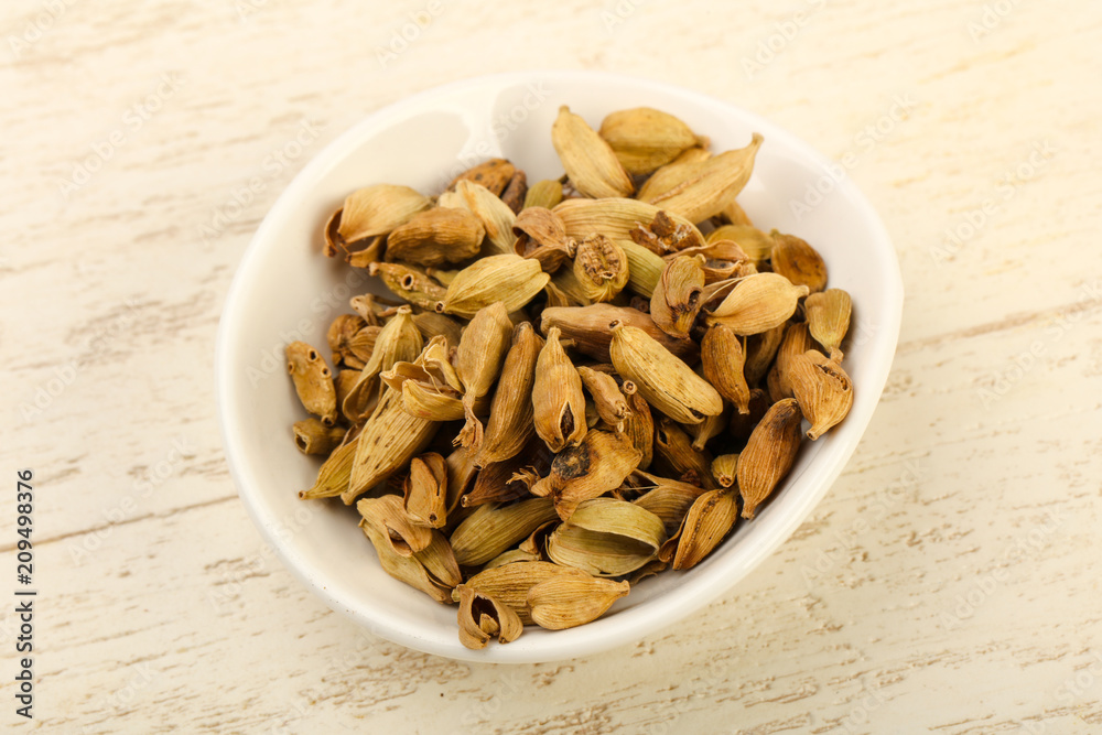 Dry cardamom seeds Dry cardamom seeds