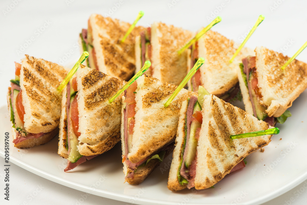 Grilled BLT Bacon, Lettuce and Tomato Sandwiches with Chicken and Avocado Grilled BLT Bacon, Lettuce and Tomato Sandwiches with Chicken and Avocado