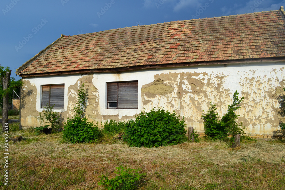 Fototapeta premium Old house. It failed due to no use