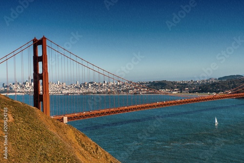 San Francisco Golden Gate Bridge bei Regen