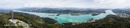Obraz na plátne Drone view on the lake Wörthersee