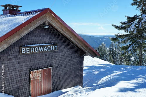 Bergwacht Rettung auf dem Feldberg im Schwarzwald in Deutschland 