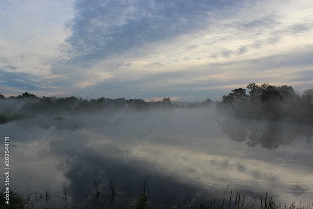 Fototapeta premium Foggy Dawn on the Berezina River