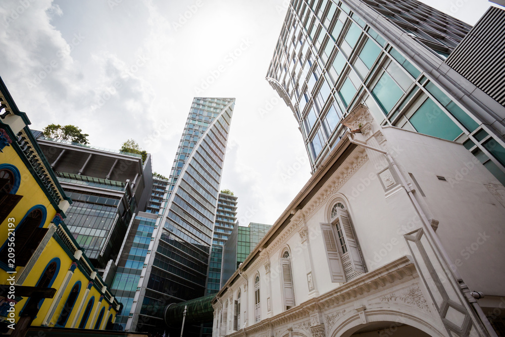 Naklejka premium Architektura na drodze Orchard Singapur