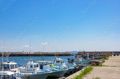 島の漁港