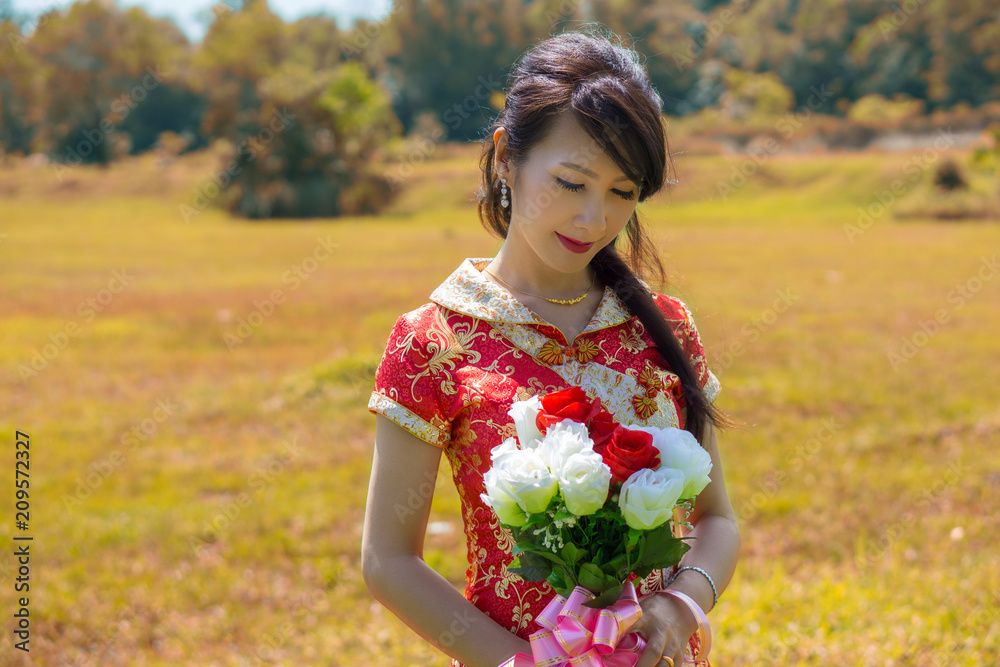 Irene was wearing wedding dress for pre-wedding shooting, she was choosing Chinese Traditional Dress and a white wedding dress. Full of happiness and enjoyable. Irene was wearing wedding dress for pre-wedding shooting, she was choosing Chinese Traditional Dress and a white wedding dress. Full of happiness and enjoyable.