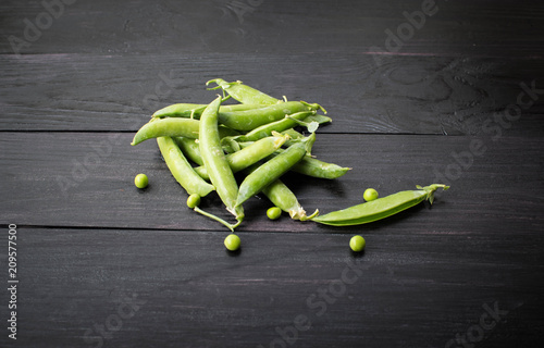 green peas background photo