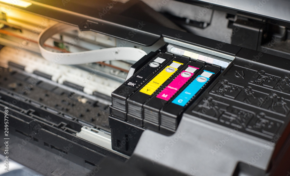 Selective focus on ink cartridge printer
