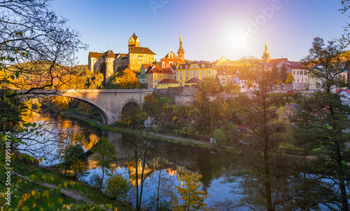 Tablou canvas Colorful town Loket in autumn over Eger river in the Sokolov District in the Kar