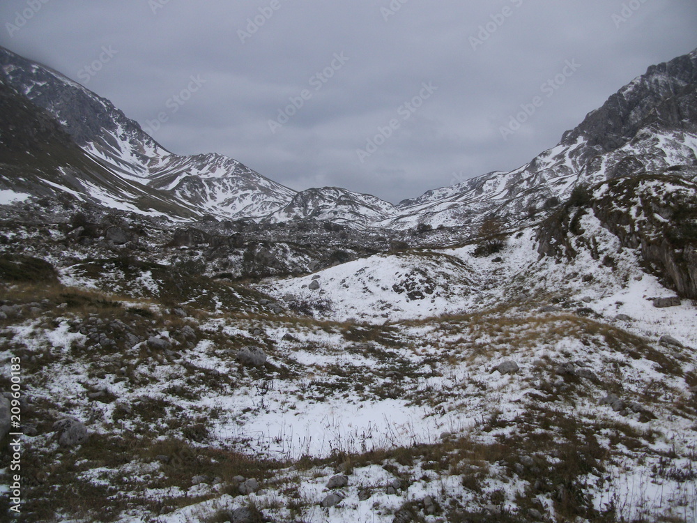 Obraz premium mountains, highlands, alpine meadows, autumn in the mountains, rocks, nature, landscape,