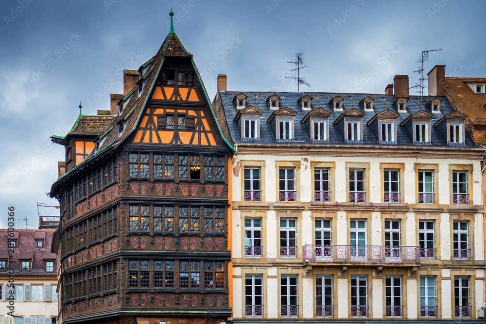 Fototapeta premium Traditional colorful houses in La Petite France, Strasbourg, Alsace, France