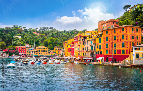 Fototapeta Naklejka Na Ścianę i Meble -  Beautiful bay with colorful houses in Portofino,  Liguria, Italy