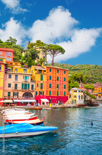 Obraz na płótnie Beautiful bay with colorful houses in Portofino, Liguria, Italy w salonie