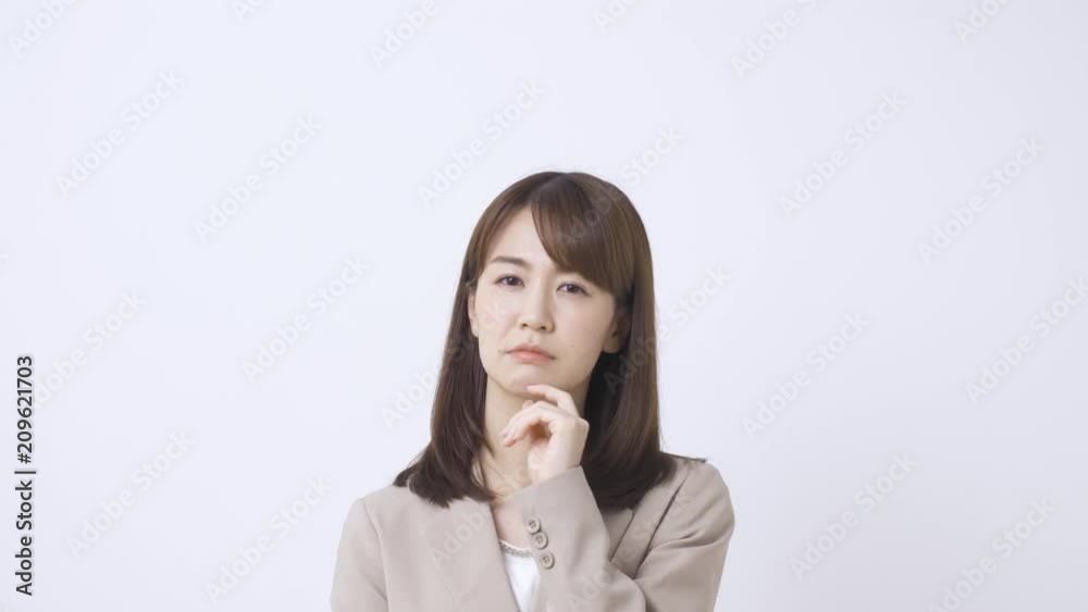 悩むビジネスウーマン・4K