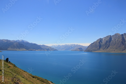 Lake Hawea, New Zealand © yoshi