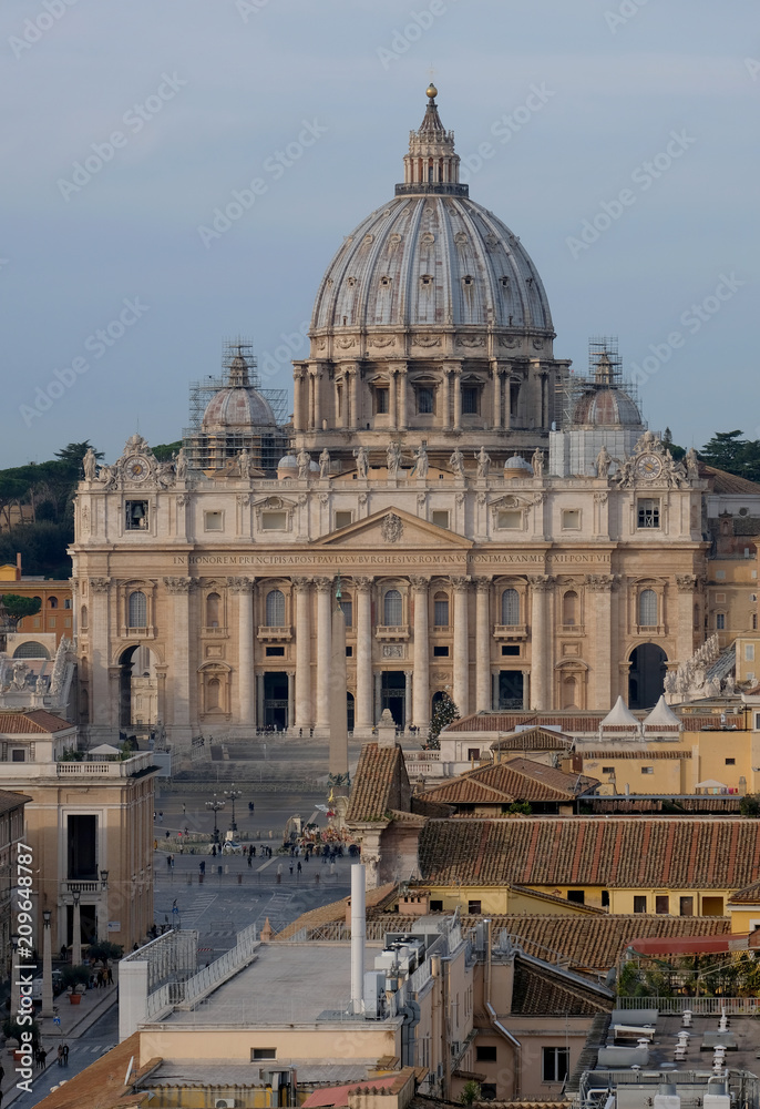 Obraz premium travel to Italy - Papal Basilica of St Peter in Vatican city, view from Castle of Holy Angel