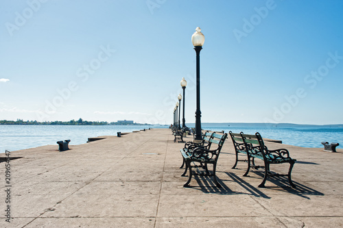 Vászonkép A dock in cienfuegos bay in cuba