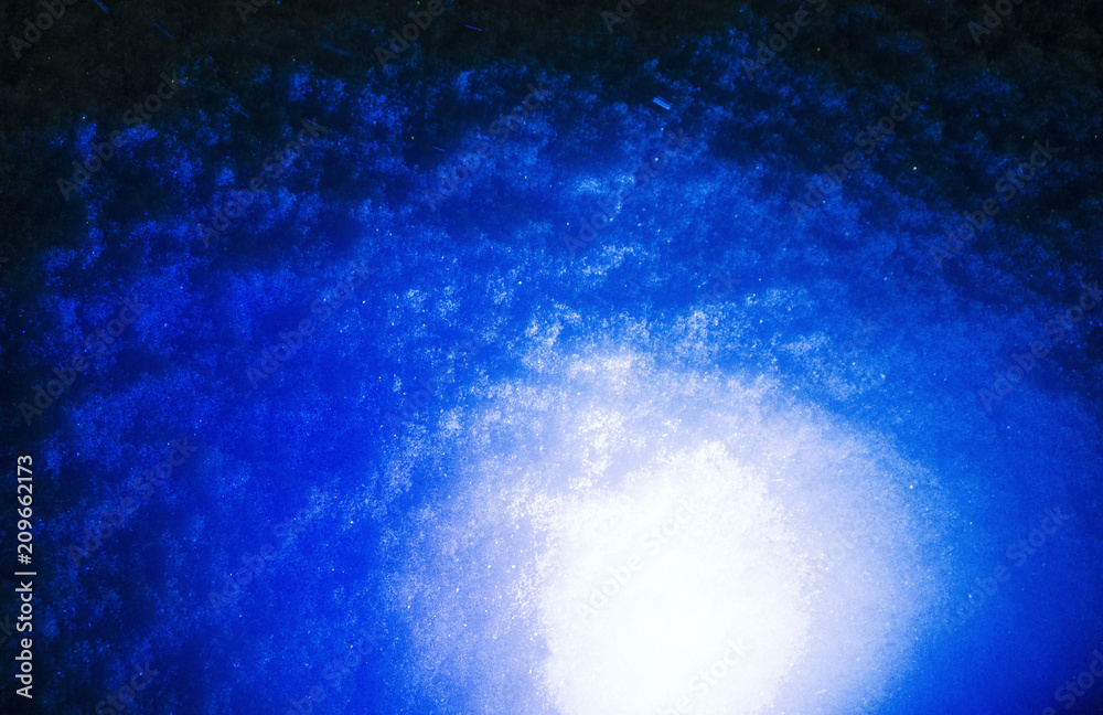 Fototapeta premium Plamka światła na śniegu