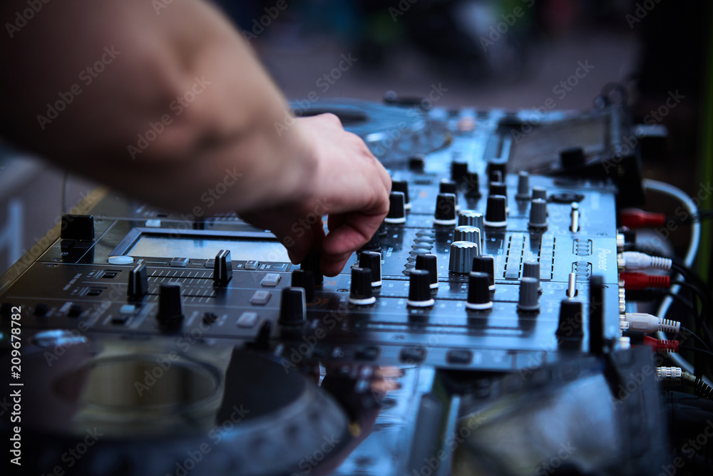 DJ mixer DJ mixer