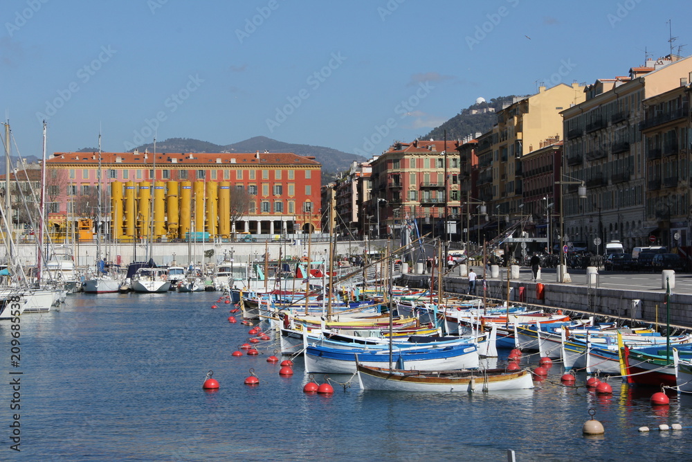 Pointus im alten Hafen in Nizza