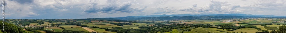 Panorama de la vallée du Rhône depuis la Tour d'Albon