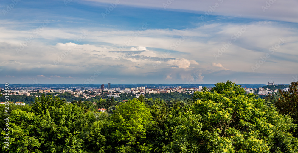 Panorama de Lyon et environs depuis Saint-Cyr-au-Mont-d'or