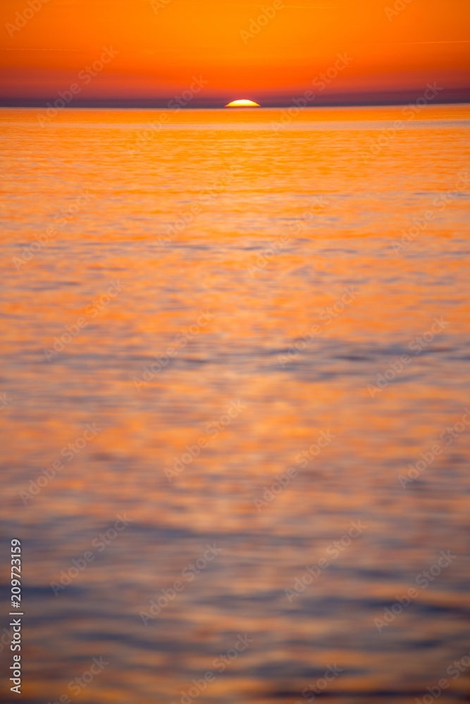 Sonnenuntergang über der Ostsee, Insel Hiddensee, Mecklenburg-Vorpommern, Deutschland, Europa