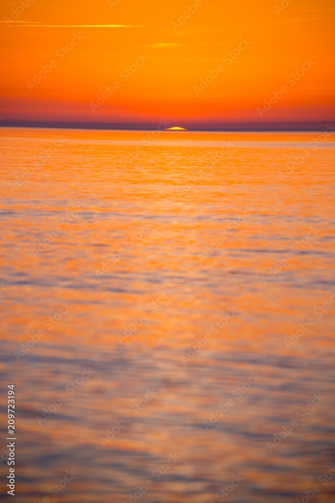 Sonnenuntergang über der Ostsee, Insel Hiddensee, Mecklenburg-Vorpommern, Deutschland, Europa