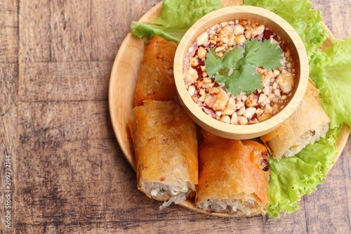 Spring roll with dipping sauce