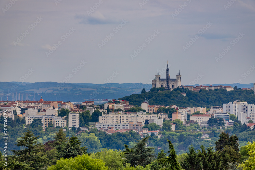 Vue sur Lyon et environs depuis Saint-Cyr-au-Mont-d'or