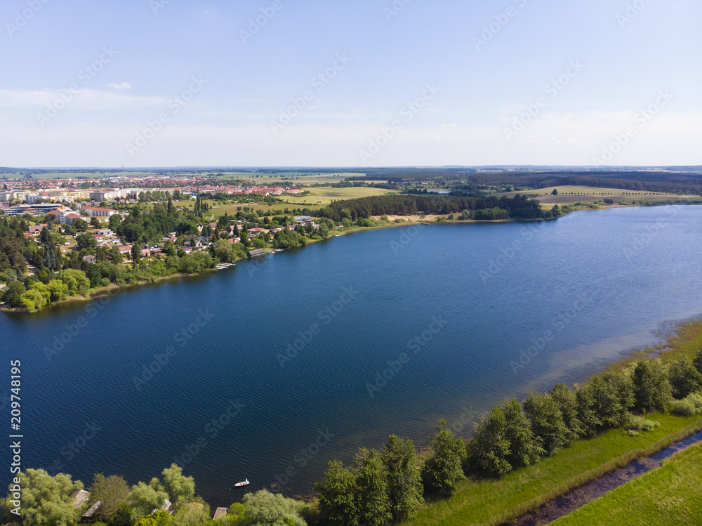 Deutschland, Mecklenburg-Vorpommern , Waren an der  Müritz , Landkreis Mecklenburgische Seenplatte, Luftaufnahme, Waren ( Müritz) mit Binnenmüritz, Kölpinsse  und Feisnecksee