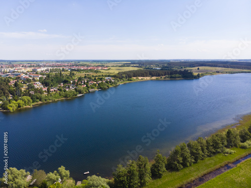 Deutschland, Mecklenburg-Vorpommern , Waren an der  Müritz , Landkreis Mecklenburgische Seenplatte, Luftaufnahme, Waren ( Müritz) mit Binnenmüritz, Kölpinsse  und Feisnecksee