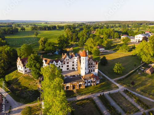 Deutschland, Mecklenburg-Vorpommern , Basedow ,Landkreis Mecklenburgische Seenplatte, Luftaufnahme, Schloß Basedow