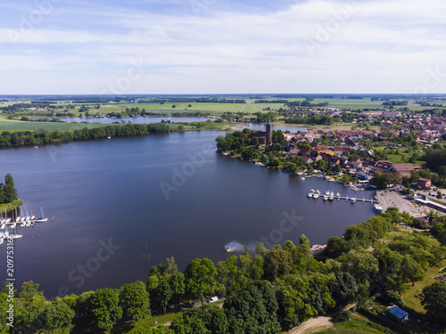 Deutschland, Mecklenburg-Vorpommern , Röbel, Landkreis  Mecklenburgische Seenplatte, Luftaufnahme,  Blick auf Röbel und den See Müritz photo